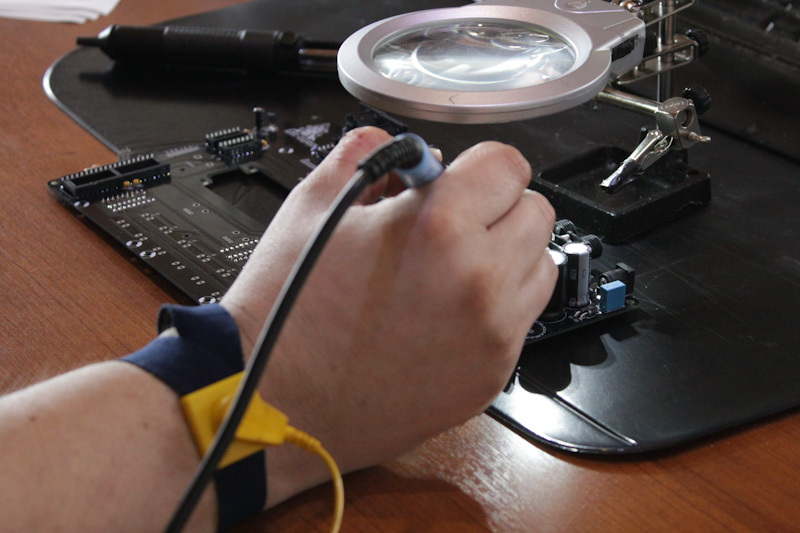 ambika synth motherboard soldering loupe