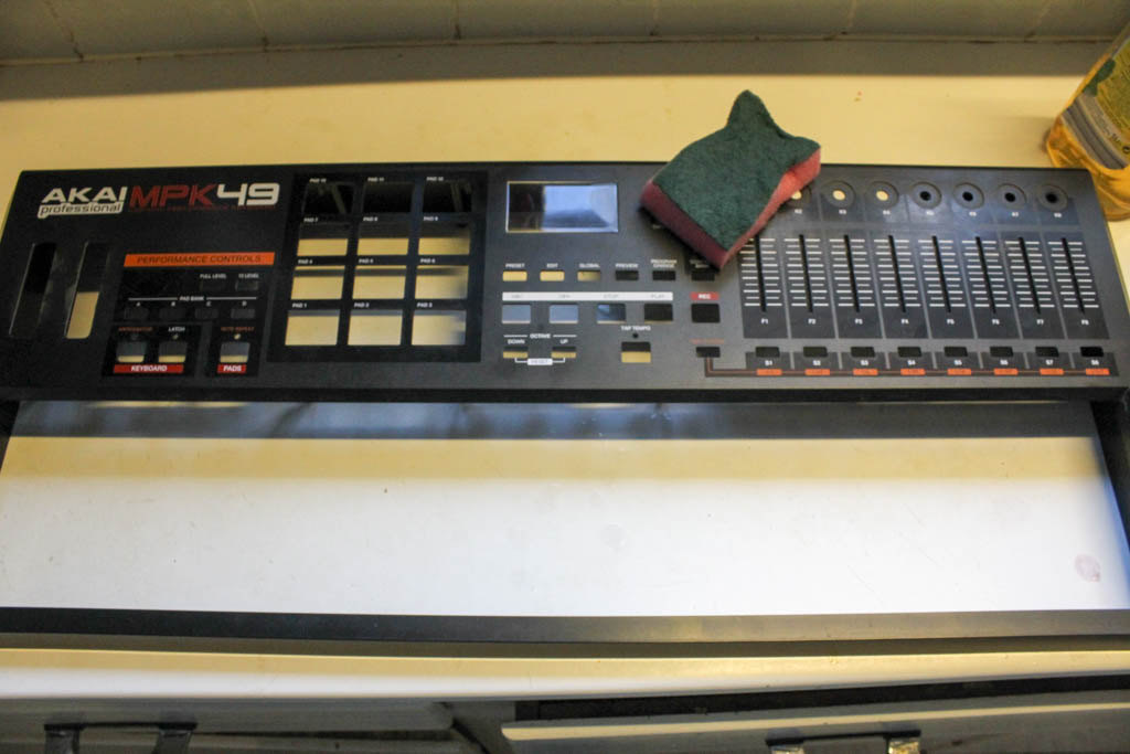 Akai MPK49 cleaning